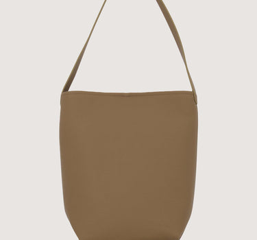 bucket bag | darker sand