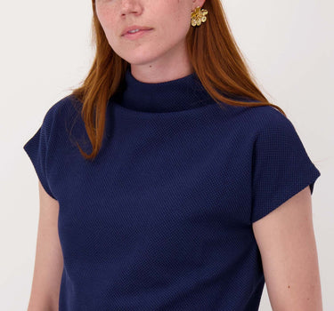 top with cap sleeves in textured fabric | summer navy