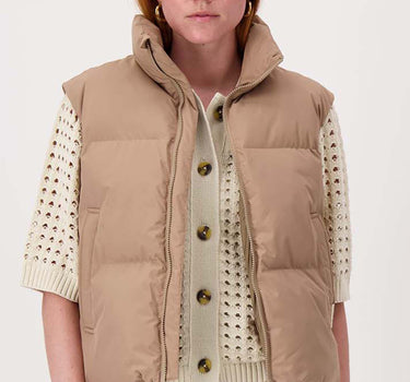 short bulky body warmer | darker sand