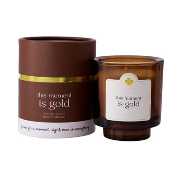 geurkaars in koker this moment is gold | brown / white