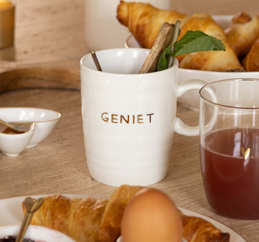 theemok geniet | white / gold