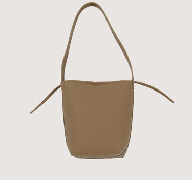 bucket bag klein | darker sand