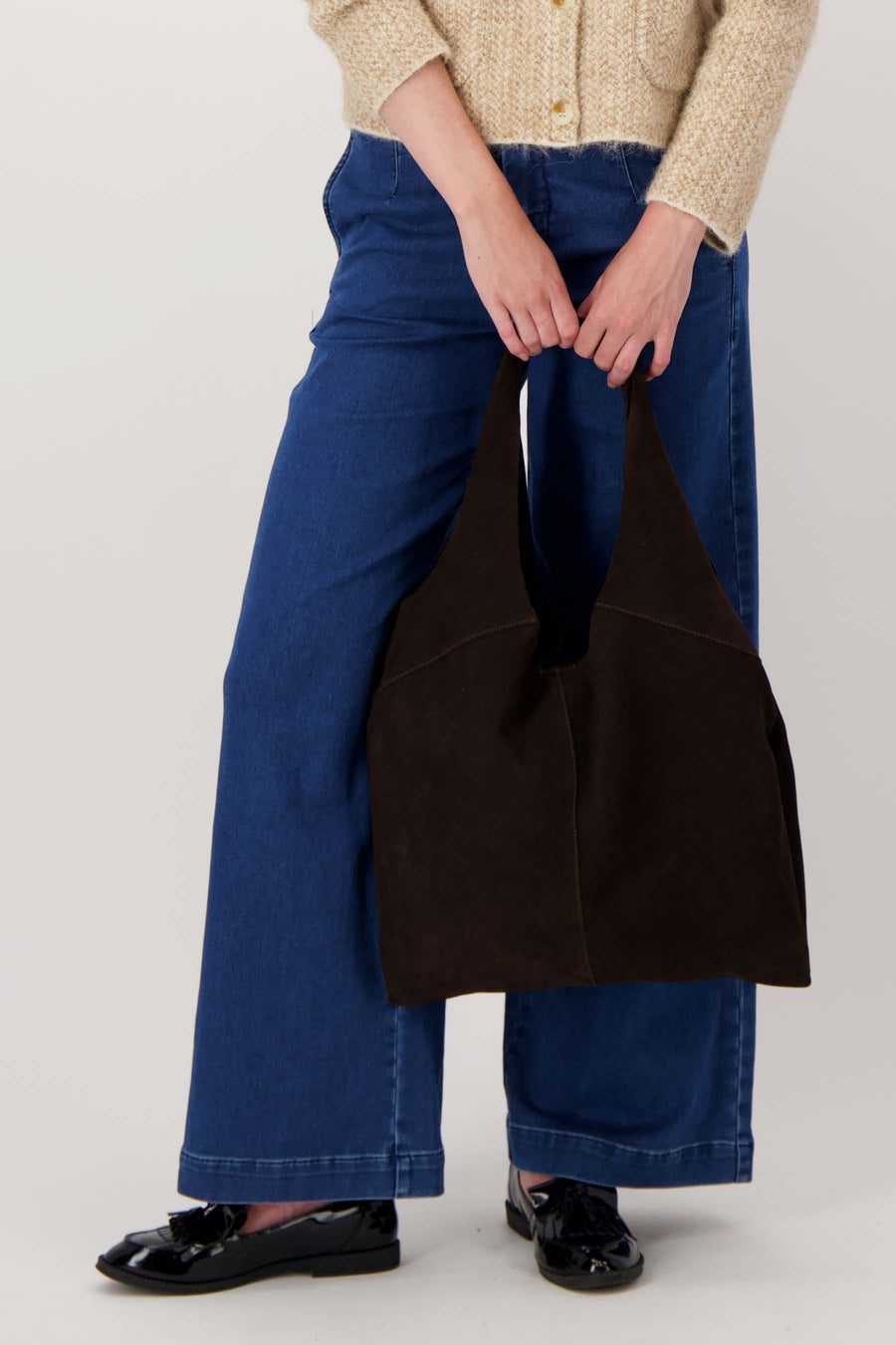 suede schoudertas | chocoladebruin