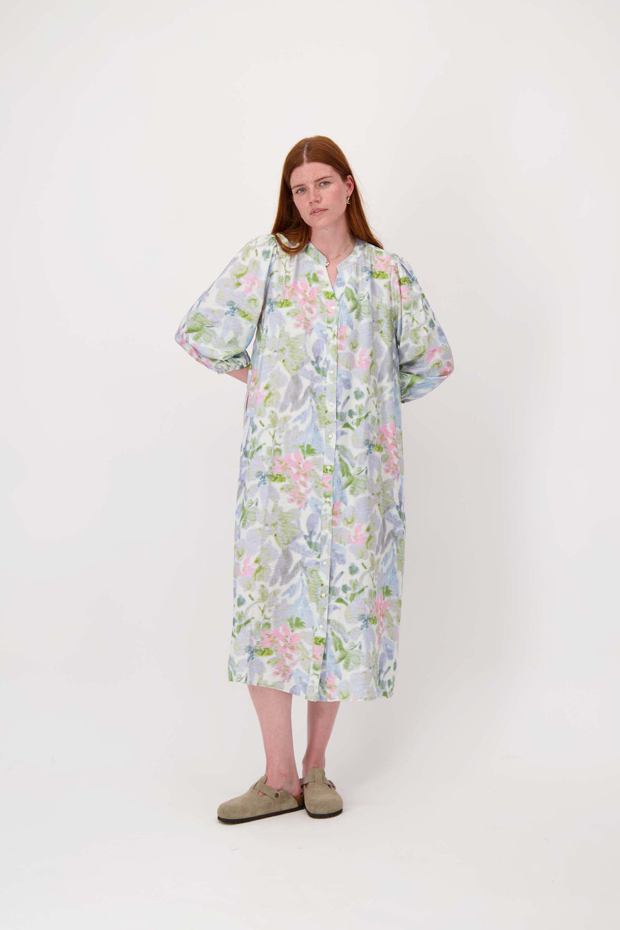 jurk met bloemprint | off white / olive green/ crispy pink