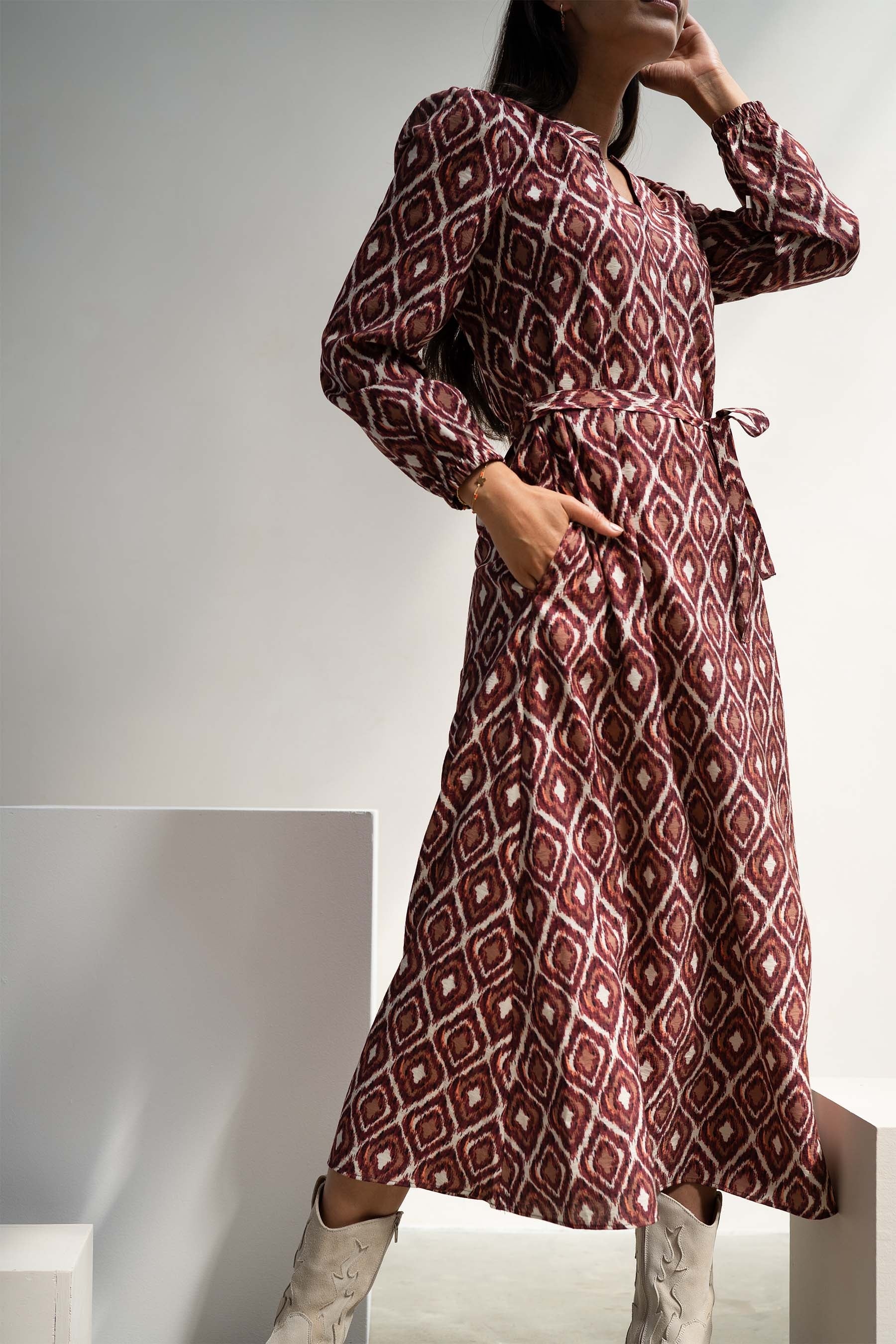 Ikat Print Zusss Broek Ikat Kleding Zusss Zusss Maxi Jurk Met Ikat Print Zand Roodbruin 2025