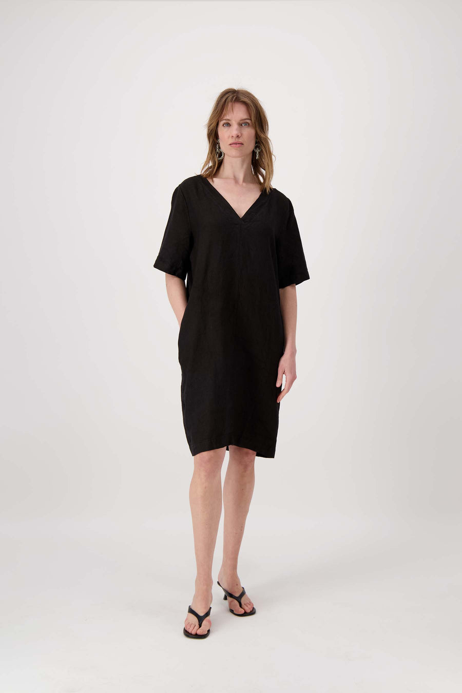 linen tunic with V-neck | black