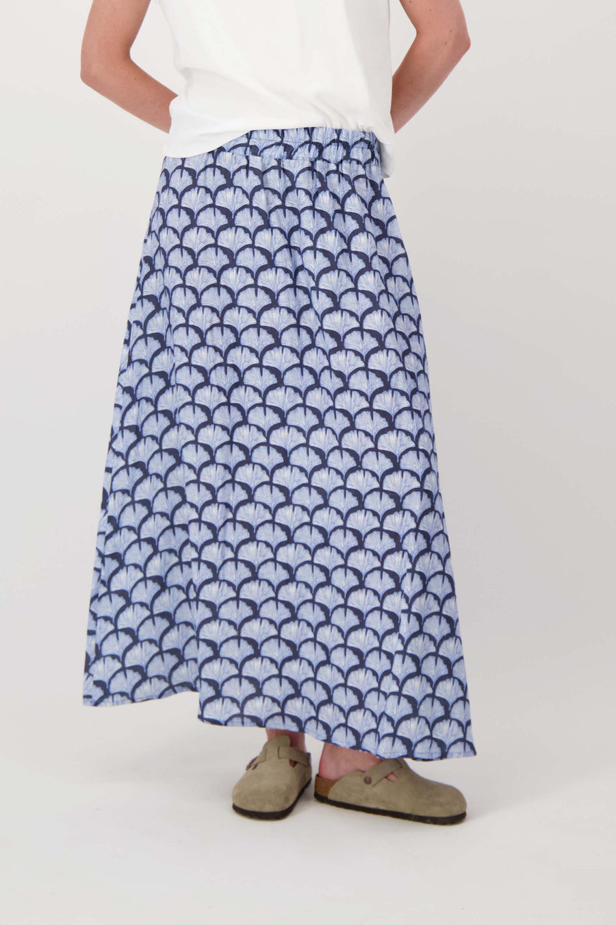 Langer Rock mit Fächerprint | Sommer-Marineblau/Lavendelblau/Offwhite