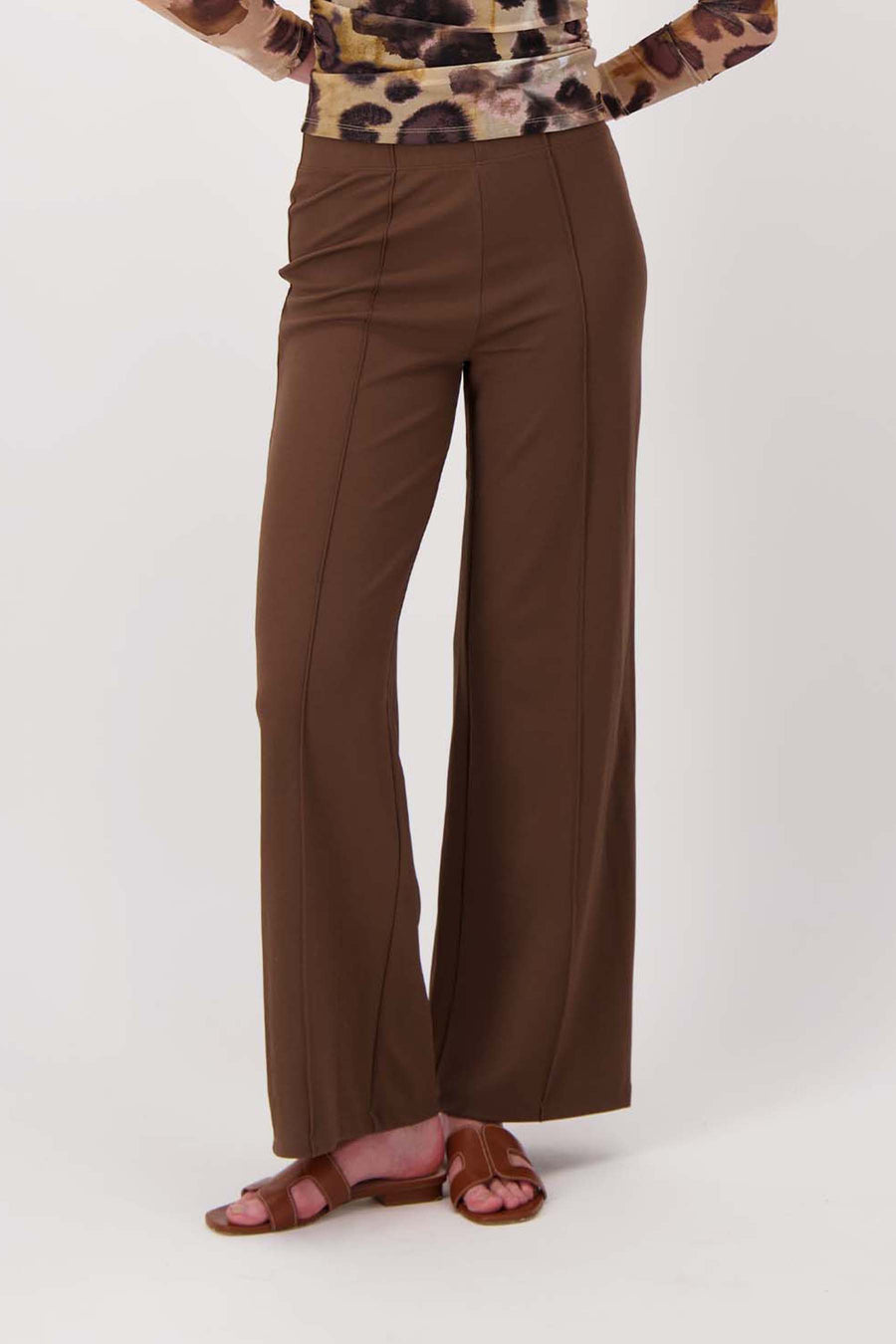 stretch pants with seam | chocolate