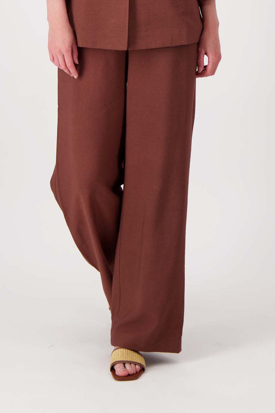 smart trousers | mid brown