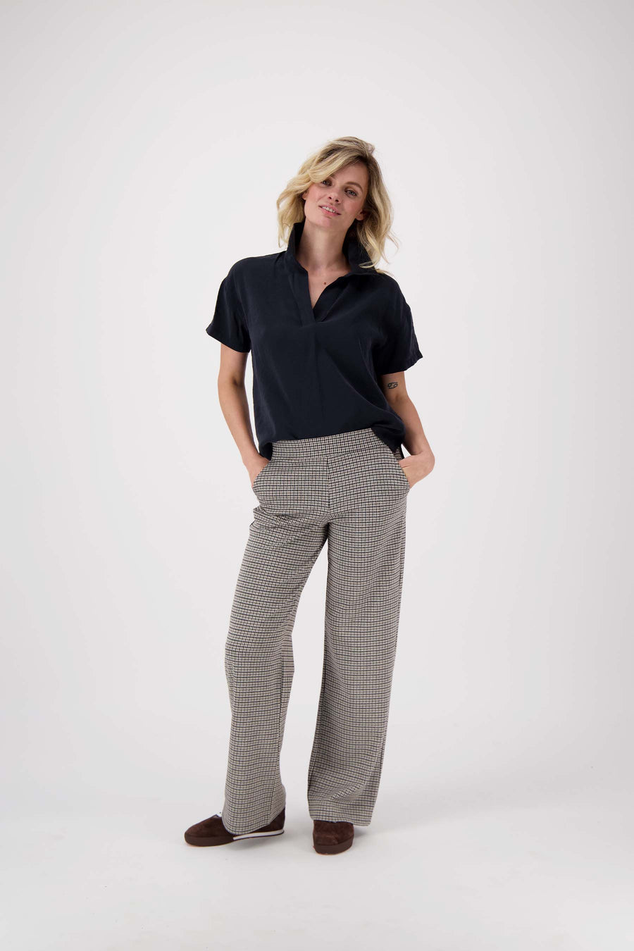 modal top korte mouw | zwart