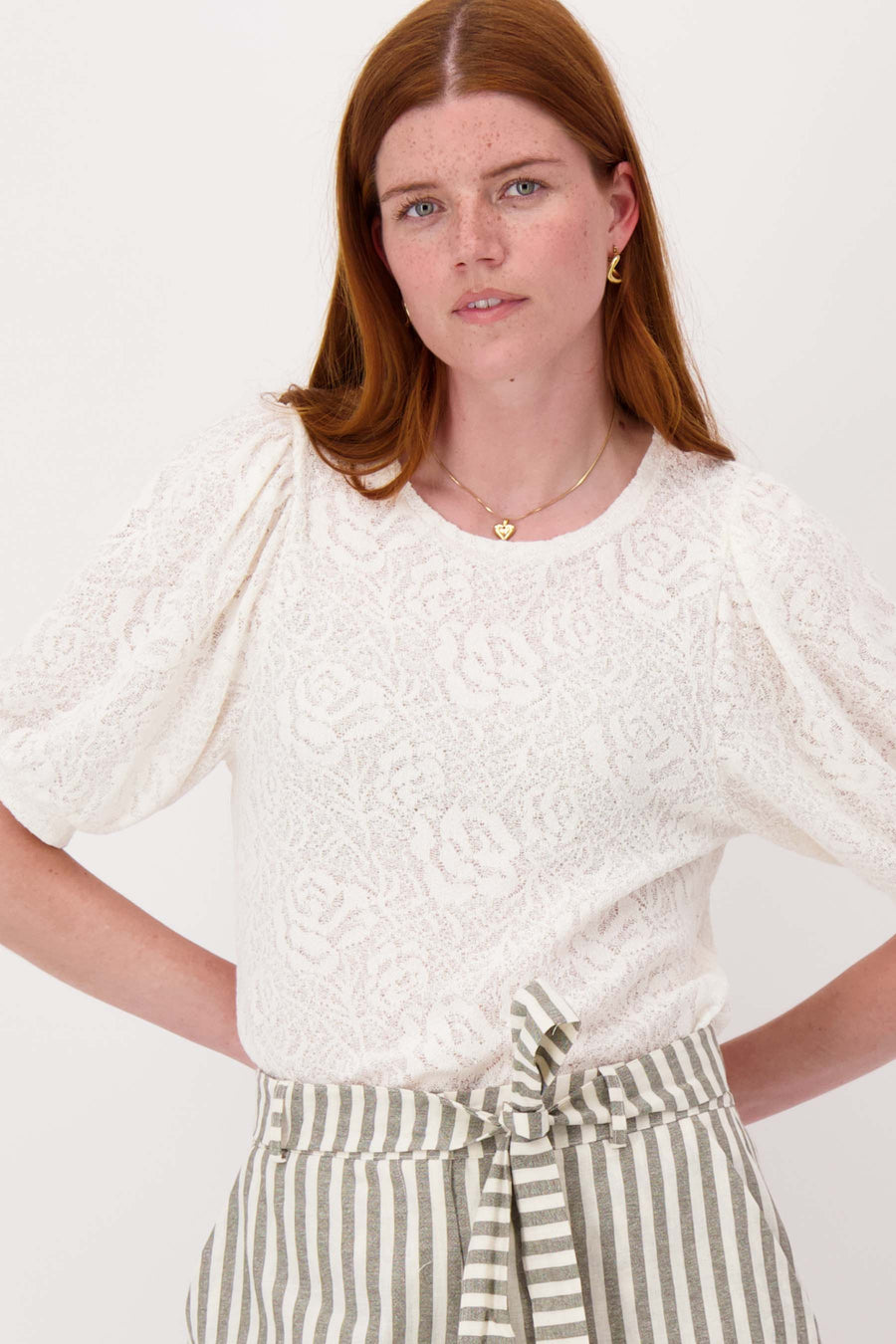 top met ballon mouw in stretch kant | off white