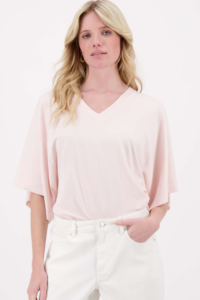 V-neck T-shirt with wide sleeves and Zusss embroidery | soft pink