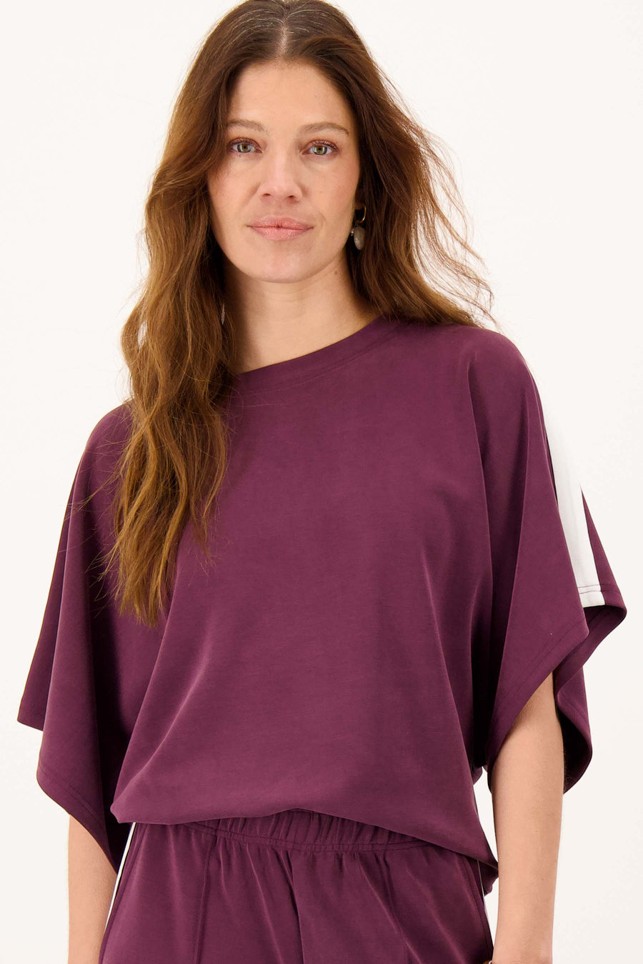 boothals top met bies en vlindermouw | burgundy