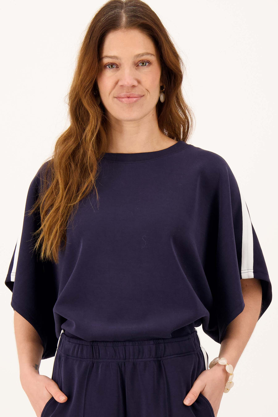 boothals top met bies en vlindermouw | dark navy