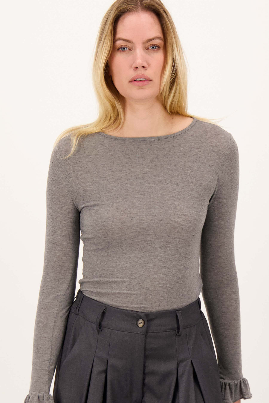 Boothals Top met Lange Mouw en Ruffles | iron grey