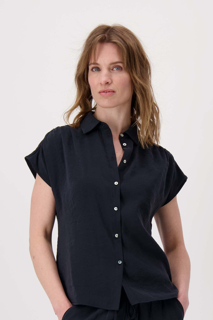 modal blouse mouwloos | zwart
