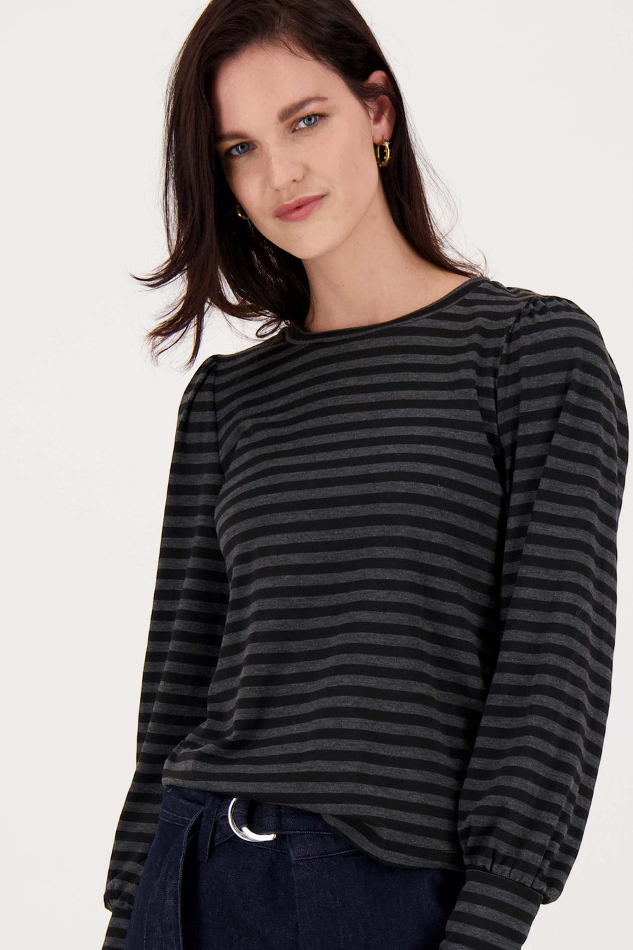 striped top with puff sleeves | black / gray