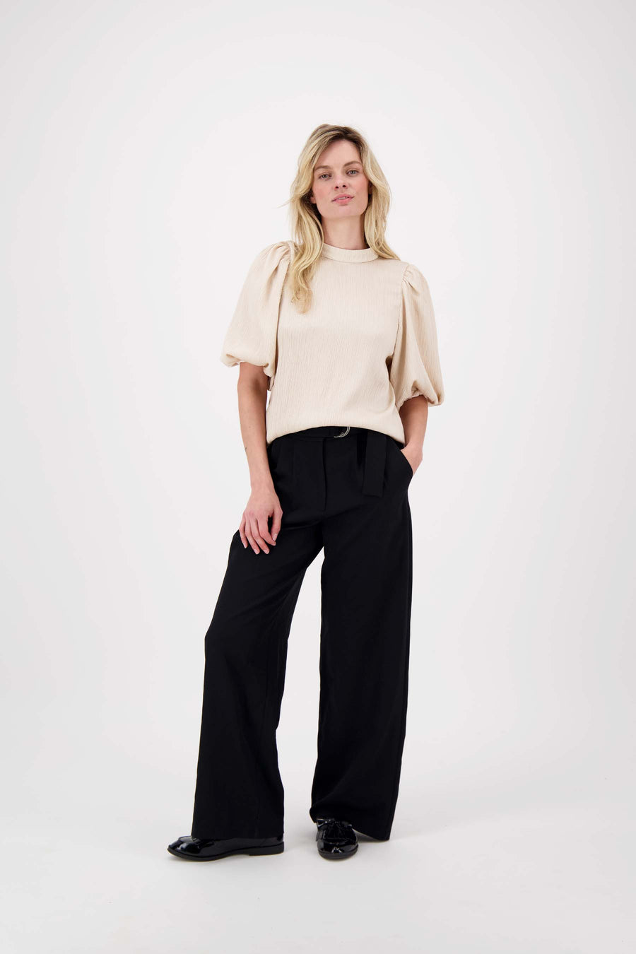 plisse top met pofmouw | beige