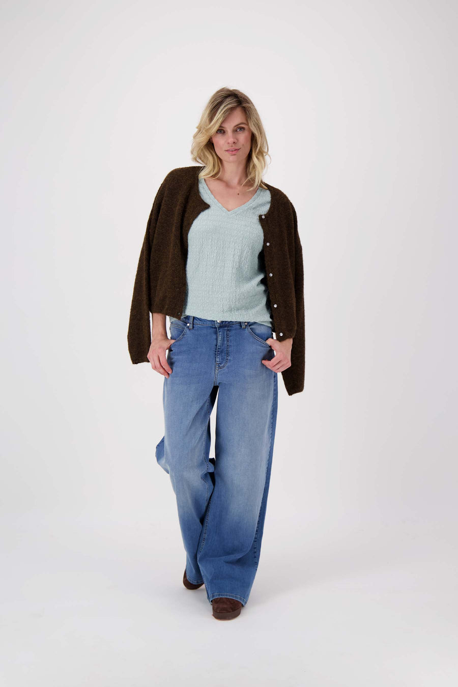 V hals top van crinkle stof | vergrijsd blauw