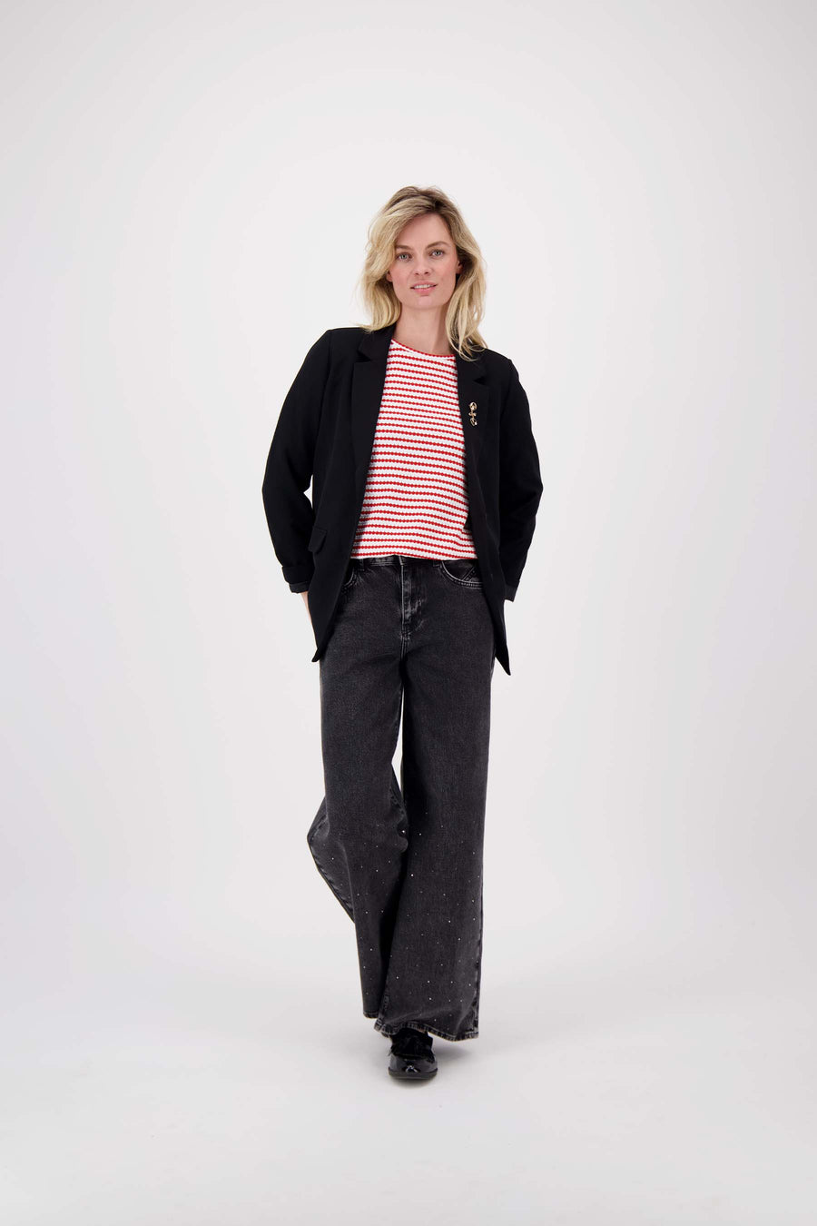 pofmouw top met streep in structuur materiaal | off white / rood