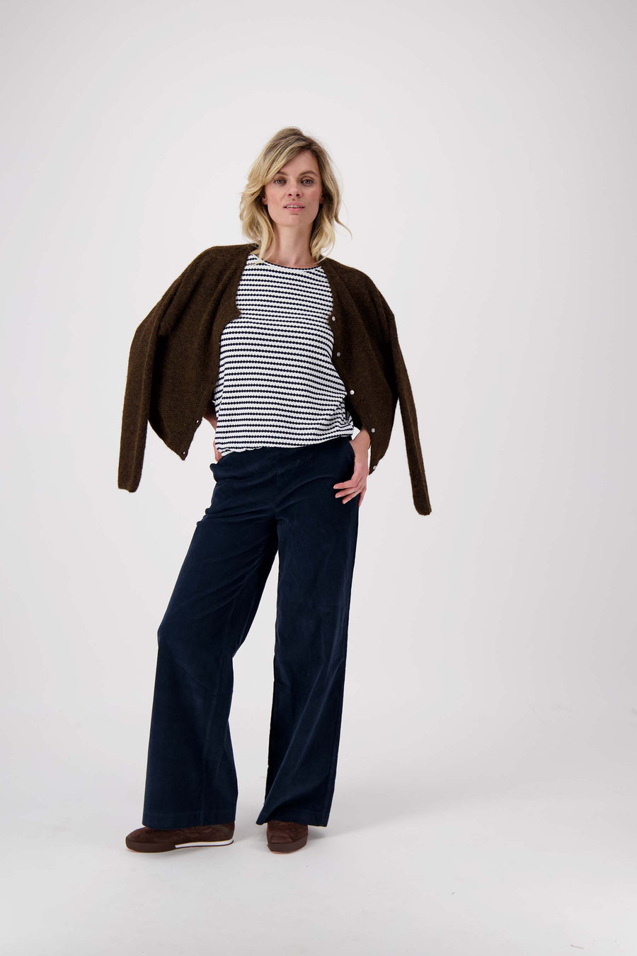 pofmouw top met streep in structuur materiaal | off white / navy