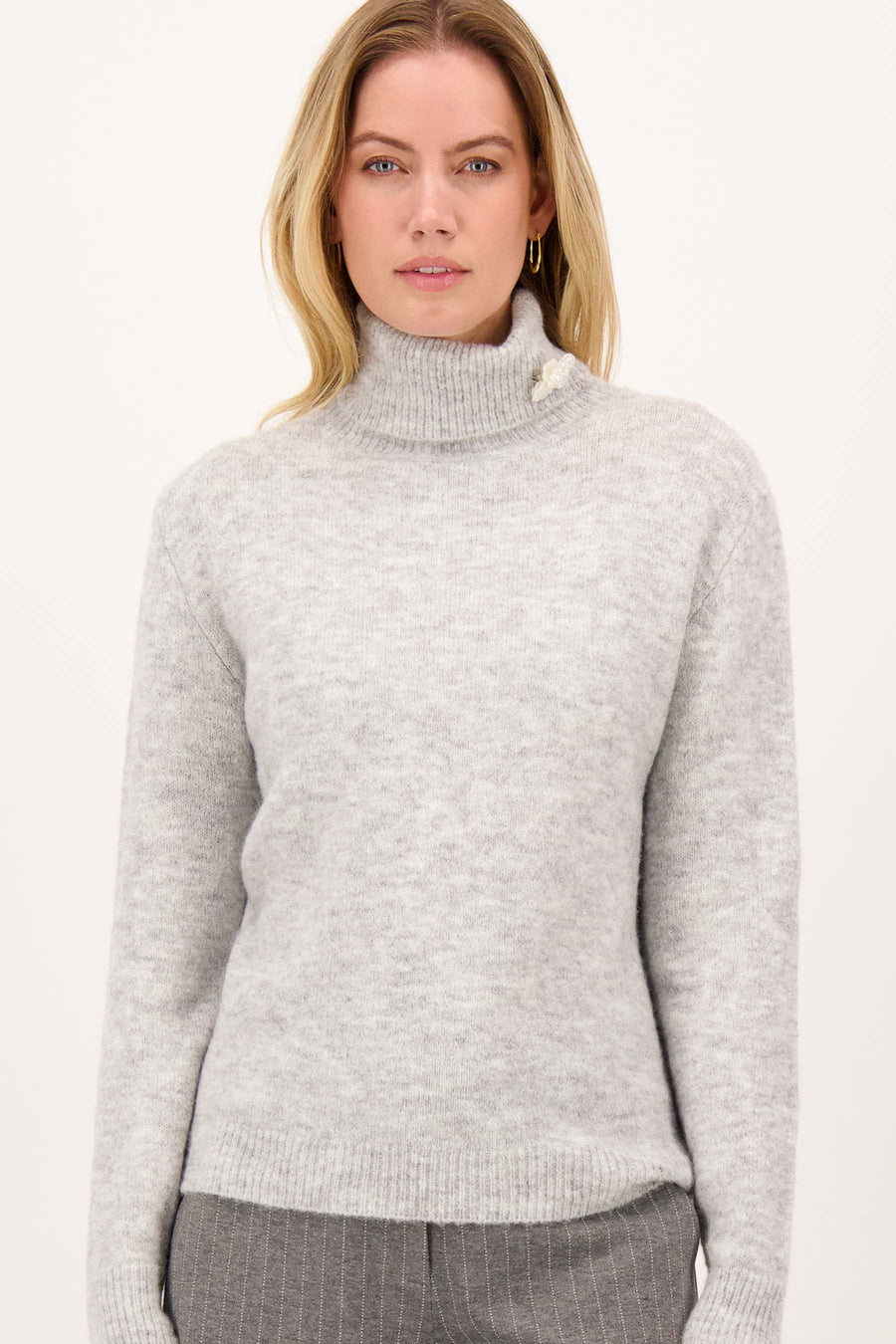Fijn Gebreide Trui met Broche | light grey melange