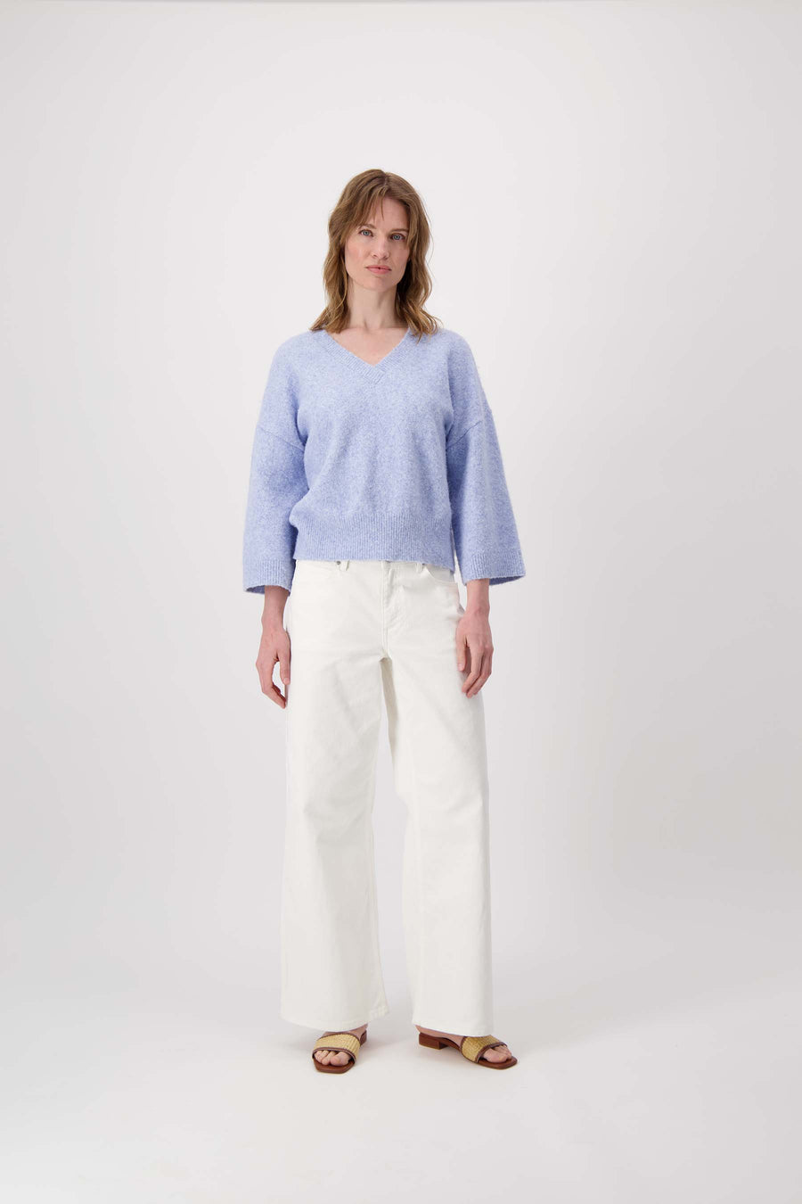 trui korte mouw met V hals | lichtblauw