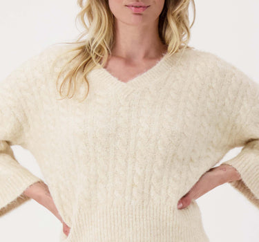 V-neck sweater with cable knit | kit