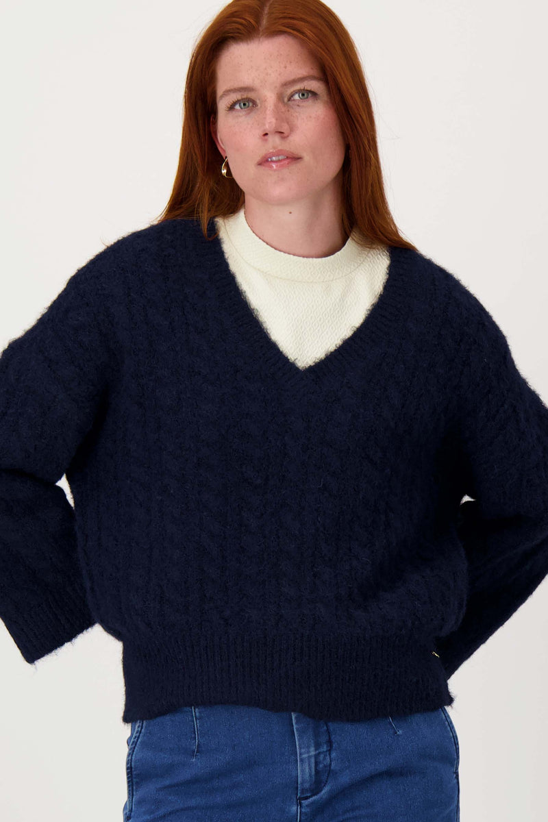 V-neck sweater with cable knit | night blue