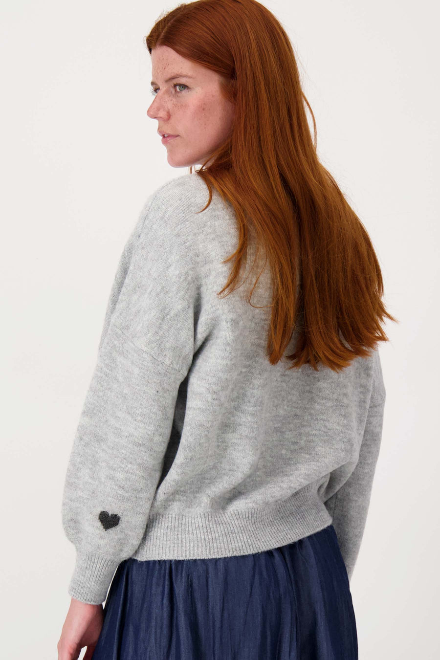 trui met hartje detail | middengrijs