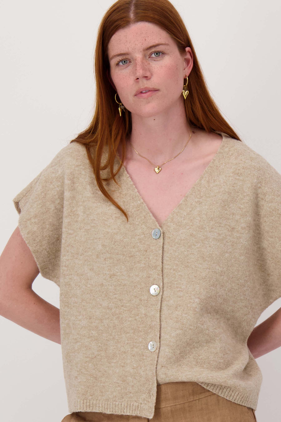 V hals vestje in melange garens | soft sand
