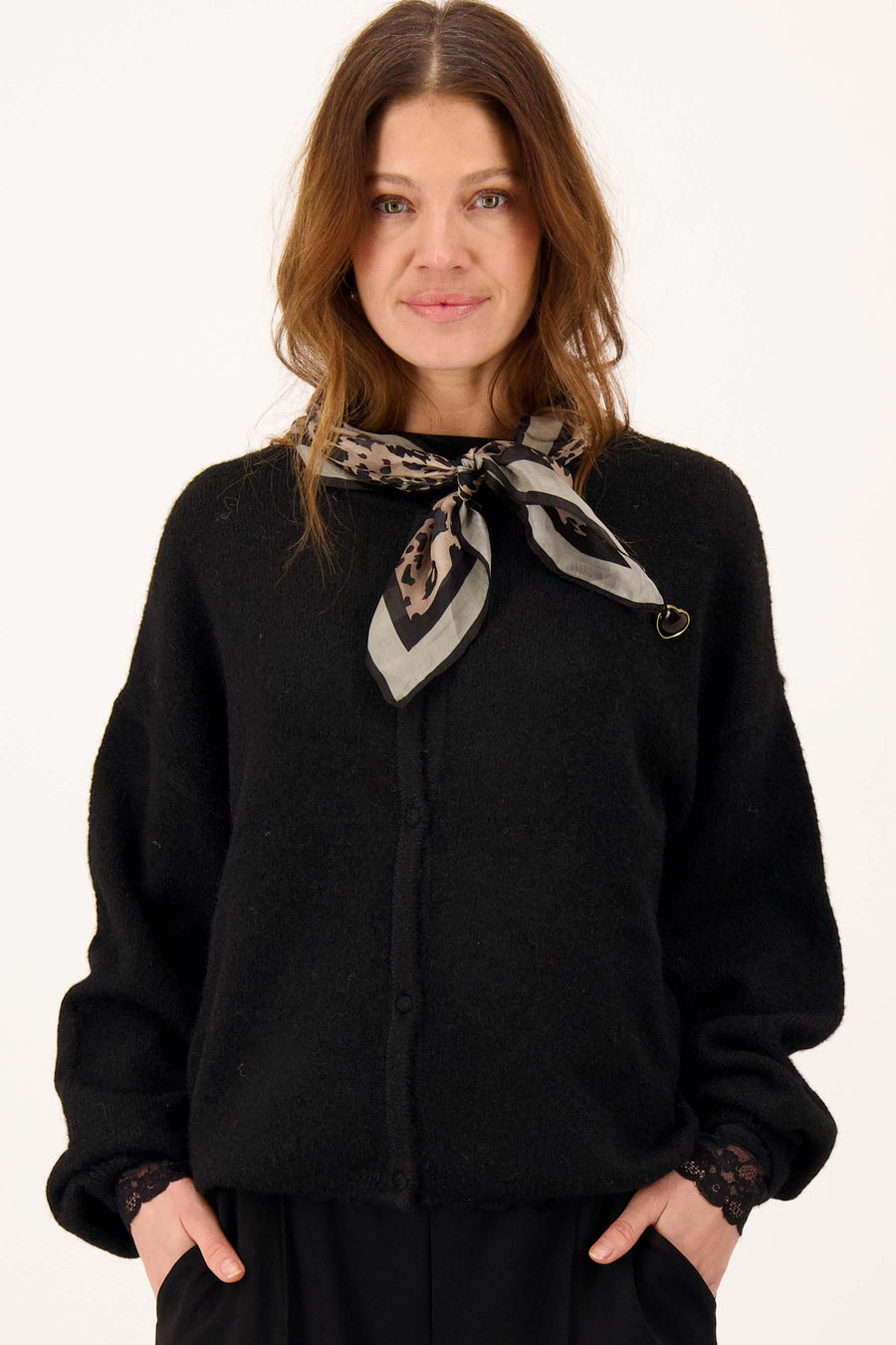 basic vestje met broche lange mouw | black