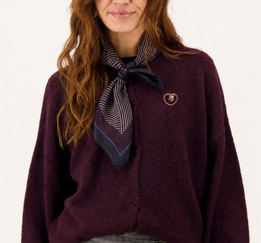 basic vestje met broche lange mouw | burgundy