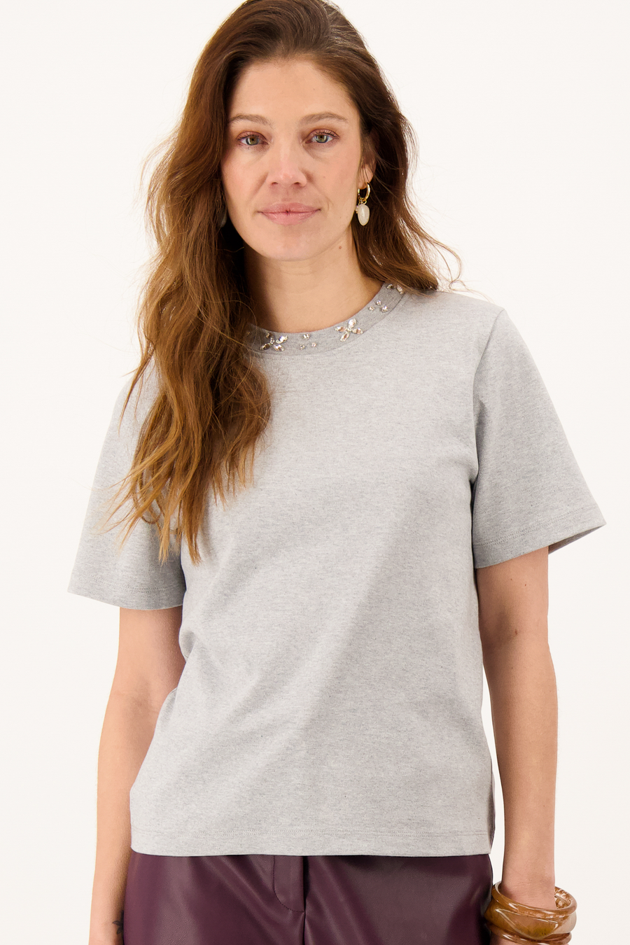 t shirt met kralen hals met korte mouw | grey melange