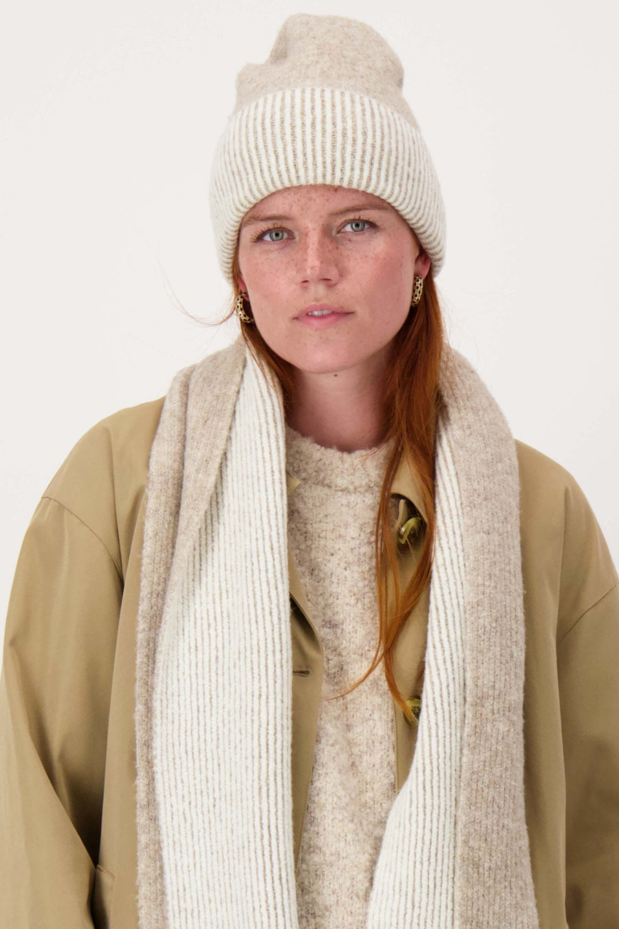 gebreide muts met tipping | taupe