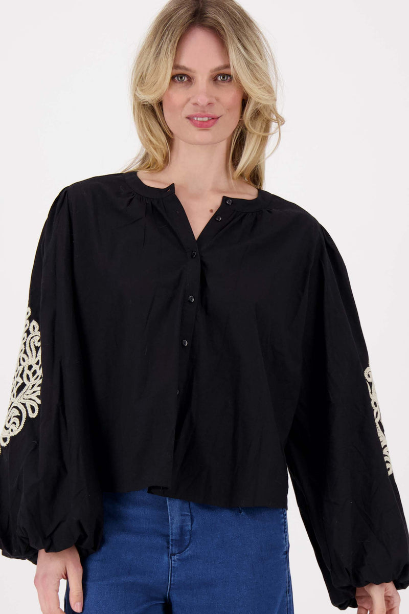 blouse with embroidered sleeves | black