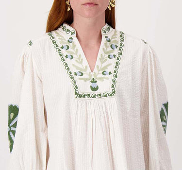 Seersucker blouse with flowers | off-white/moss green