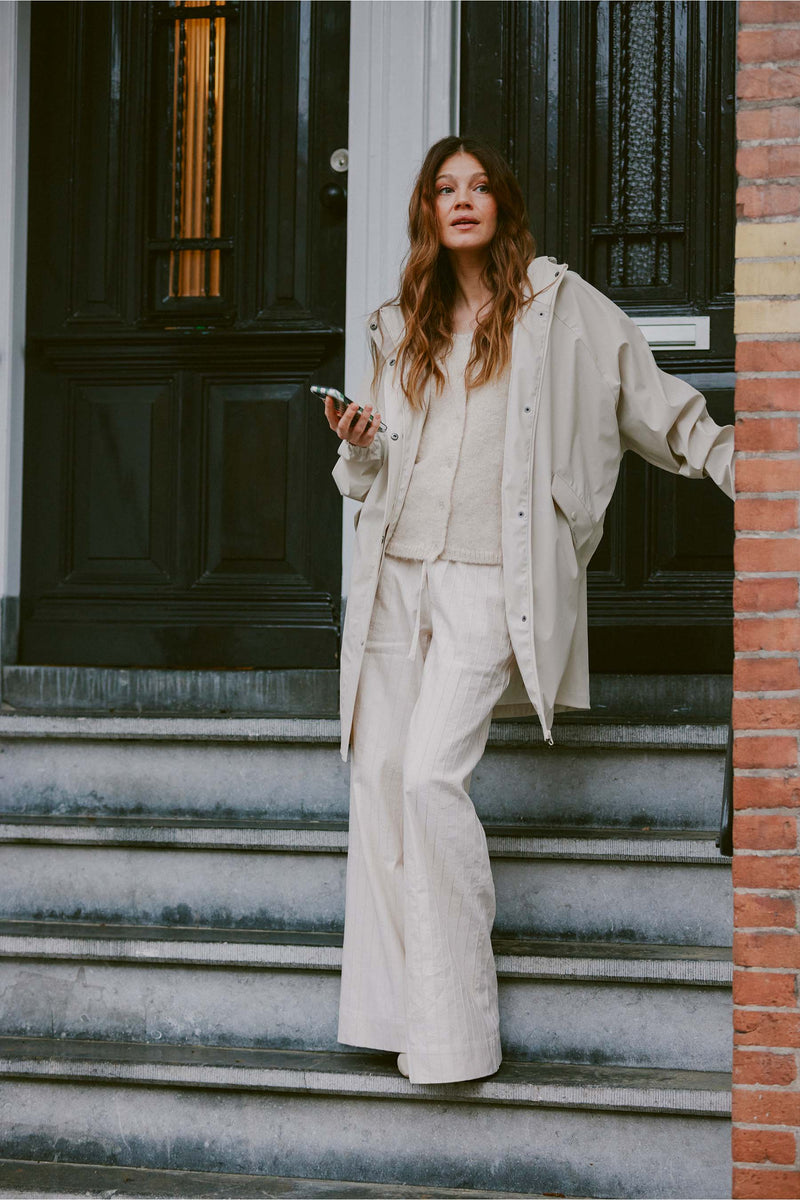 water-repellent cape coat | kit