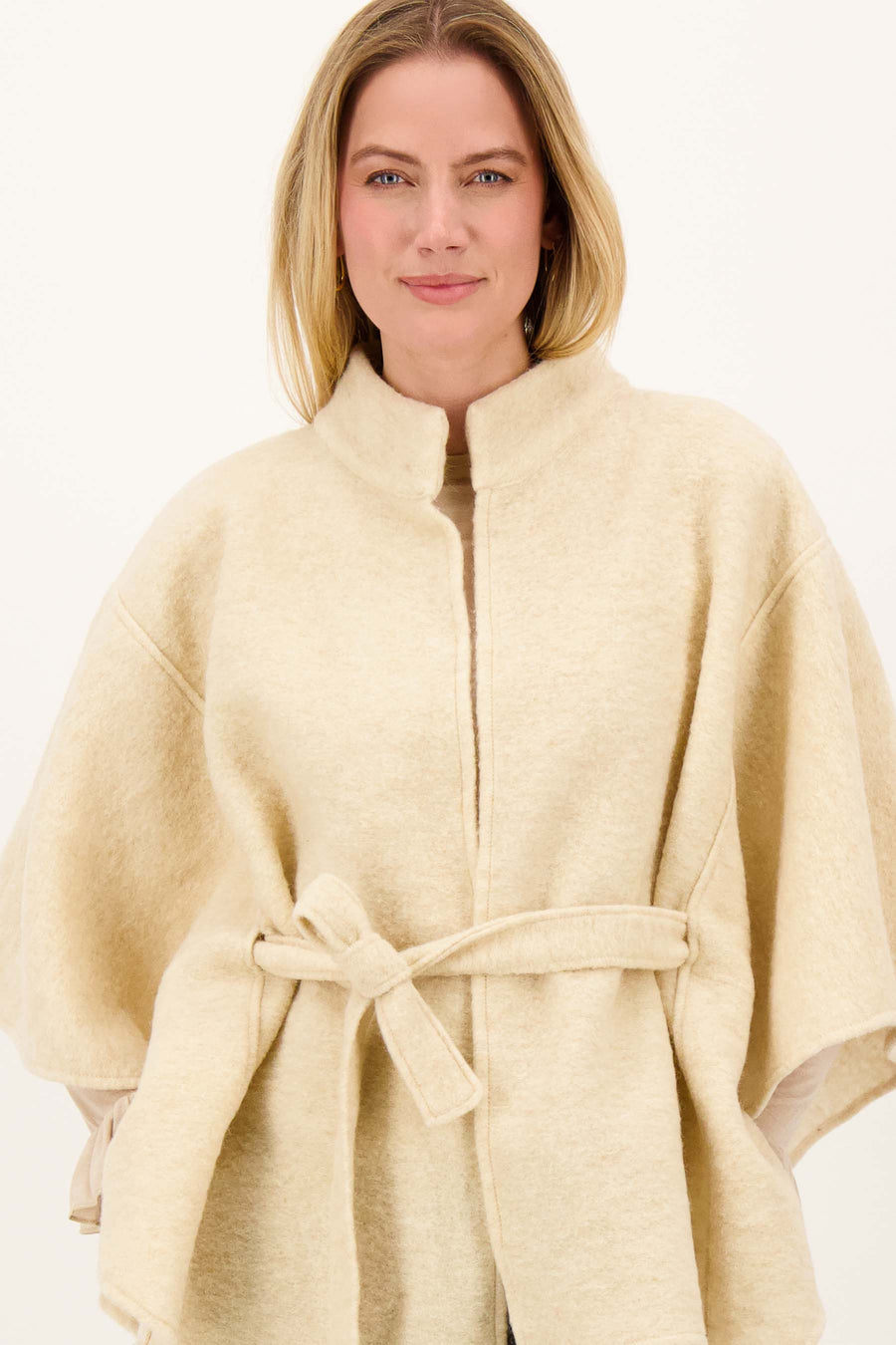 Cape Jasje met Strik | cream white