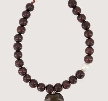 chunky beads ketting met hart hanger | dark choco
