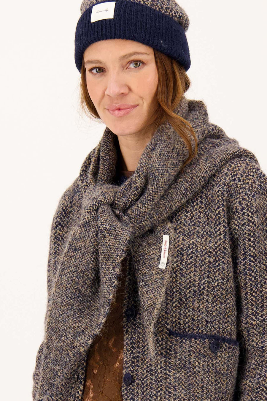 visgraat triangle sjaal | dark navy