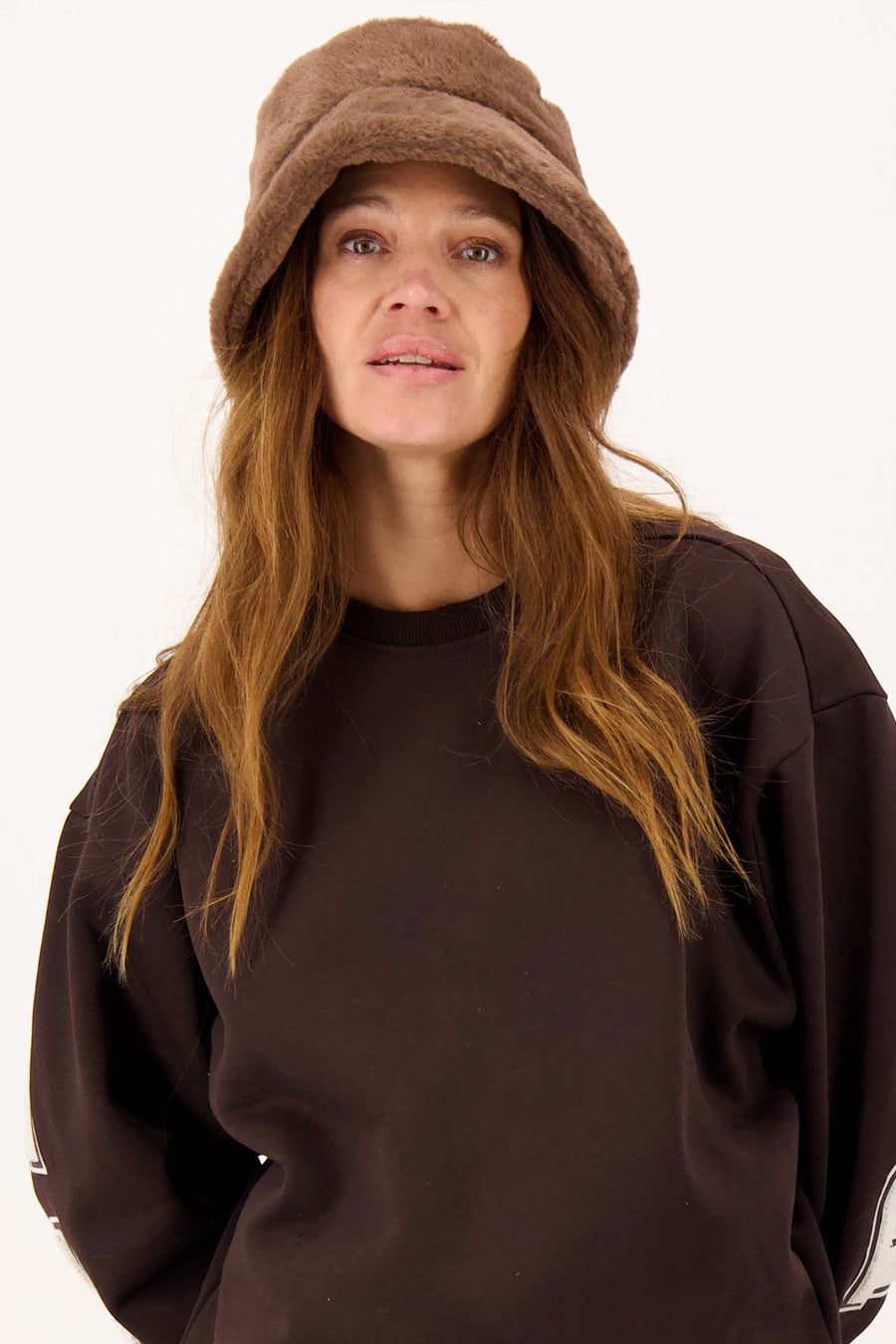 fluffy buckethat | hazelnut
