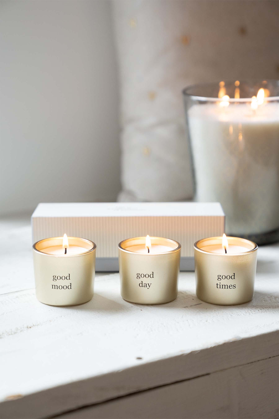 set van 3 glaskaarsjes in doosje blauw / wit / goud | white / gold