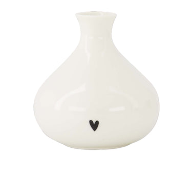 Vaasje hartje white / black van Zusss, witte keramiek met zwart hartje