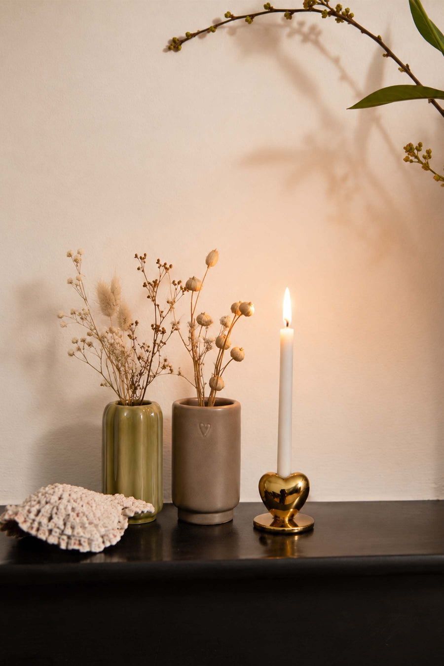 vaasje keramiek hartje | dark brown