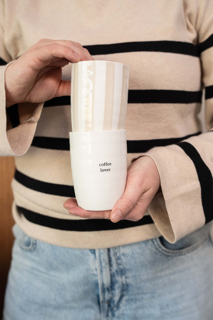 Set van 2 koffiemokken coffee lover/strepen | wit / zand / zwart
