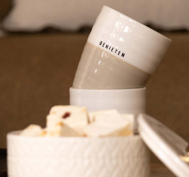 koffiemok genieten | white / sand