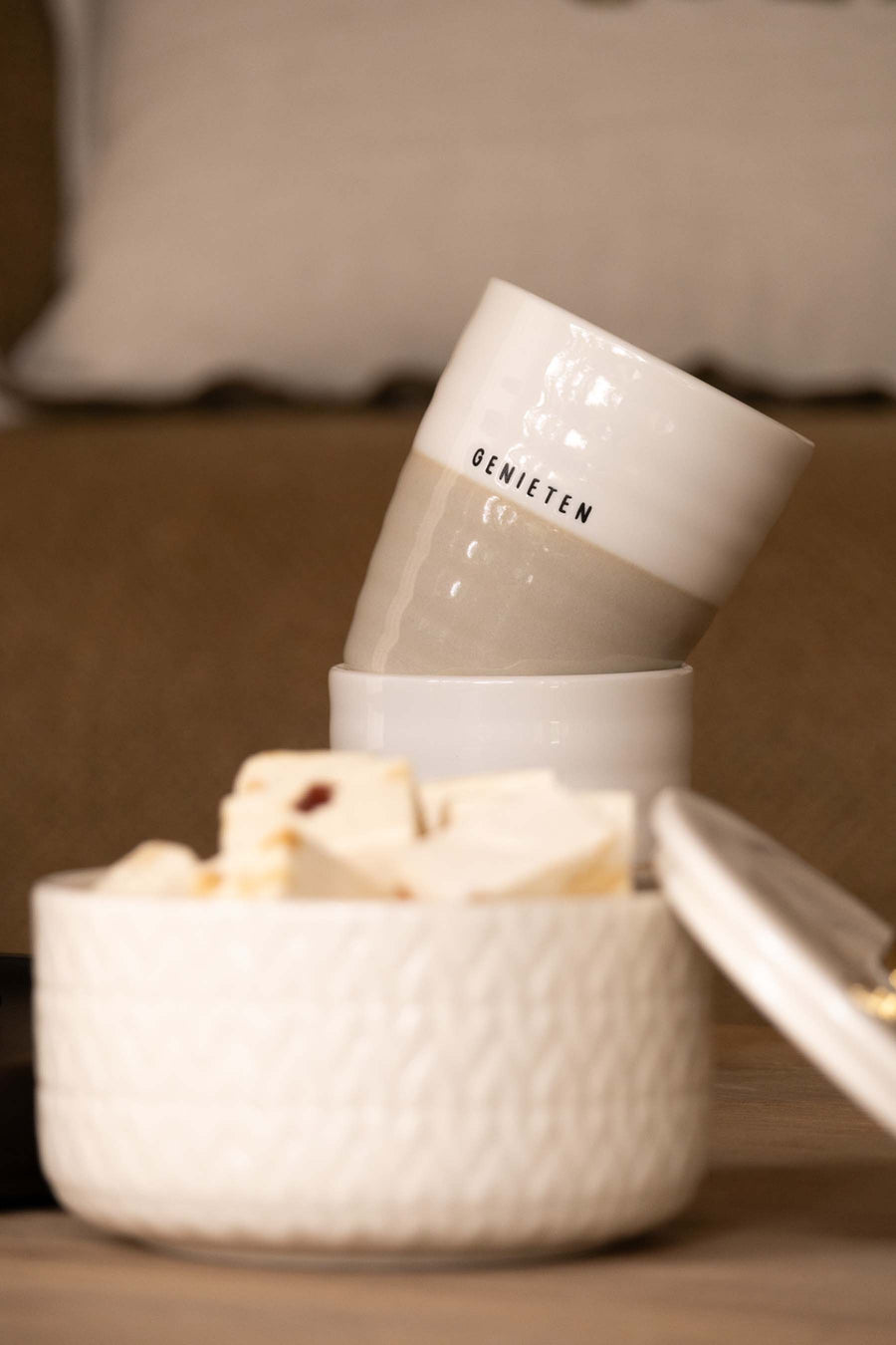 koffiemok genieten | white / sand