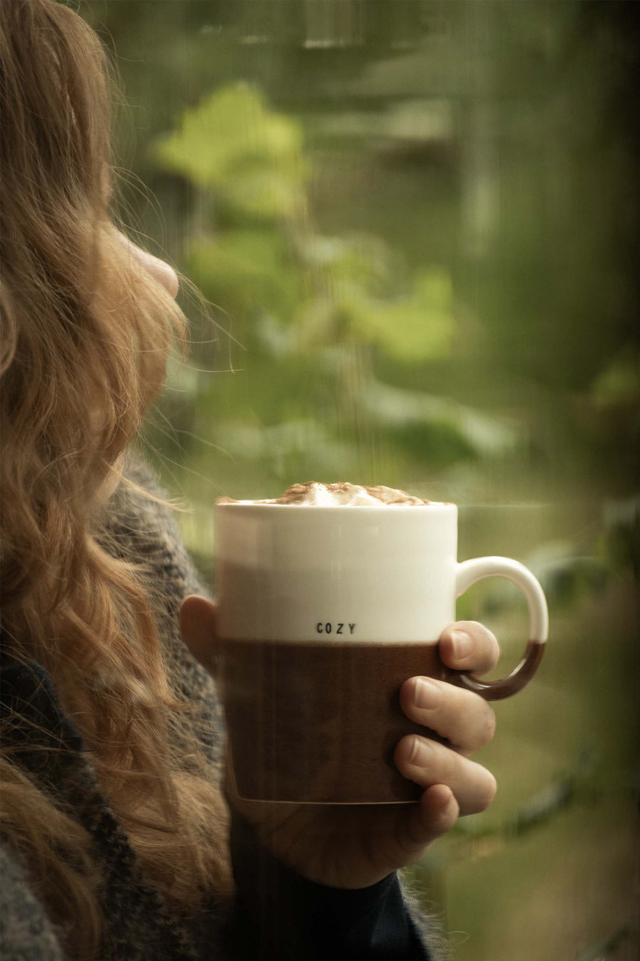 theemok cozy | white  / dark red