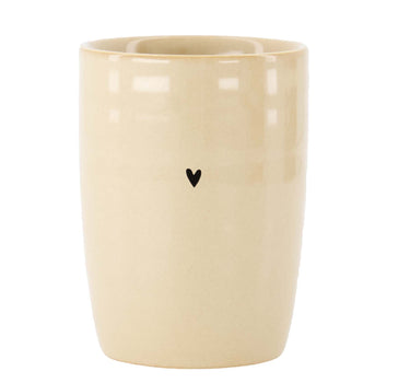 Heart-shaped coffee mug | sand